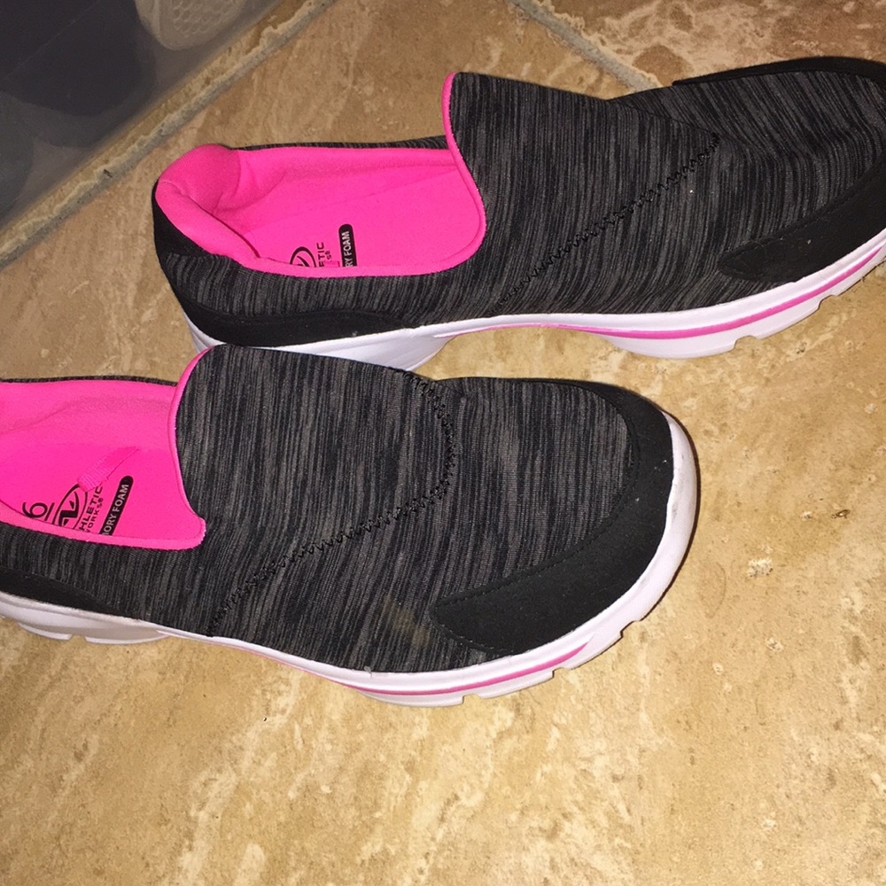 Athletic works size 6 shoes